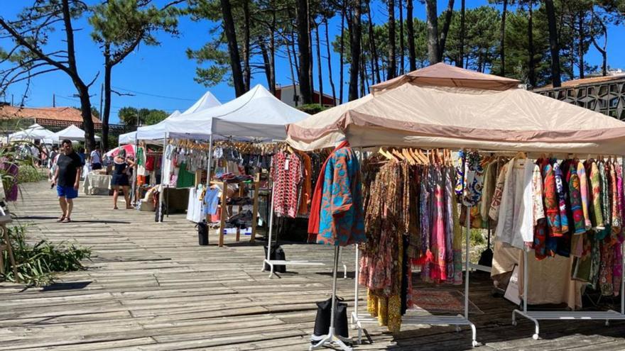 Organizan un mercadillo de artesanía gallega en San Vicente do Mar