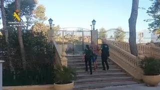 Aprovecha un descuido de un repartidor para robarle la furgoneta en La Vila Joiosa