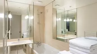 ¿Tienes muchos espejos en casa? Así puedes limpiarlos en 5 minutos