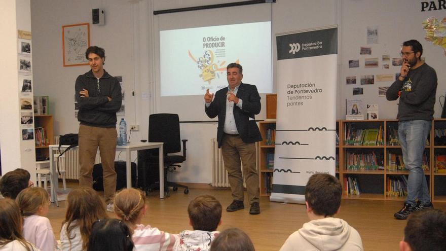 Agolada aprende fóra das súas aulas