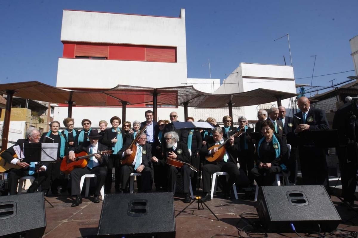 Valdeolleros inaugura la nueva 'plaza de los ovnis'