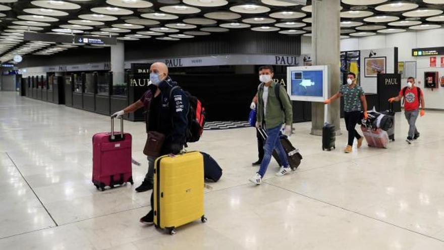 Sanidad establece una cuarentena de 14 días para las personas que entren en España durante el estado de alarma