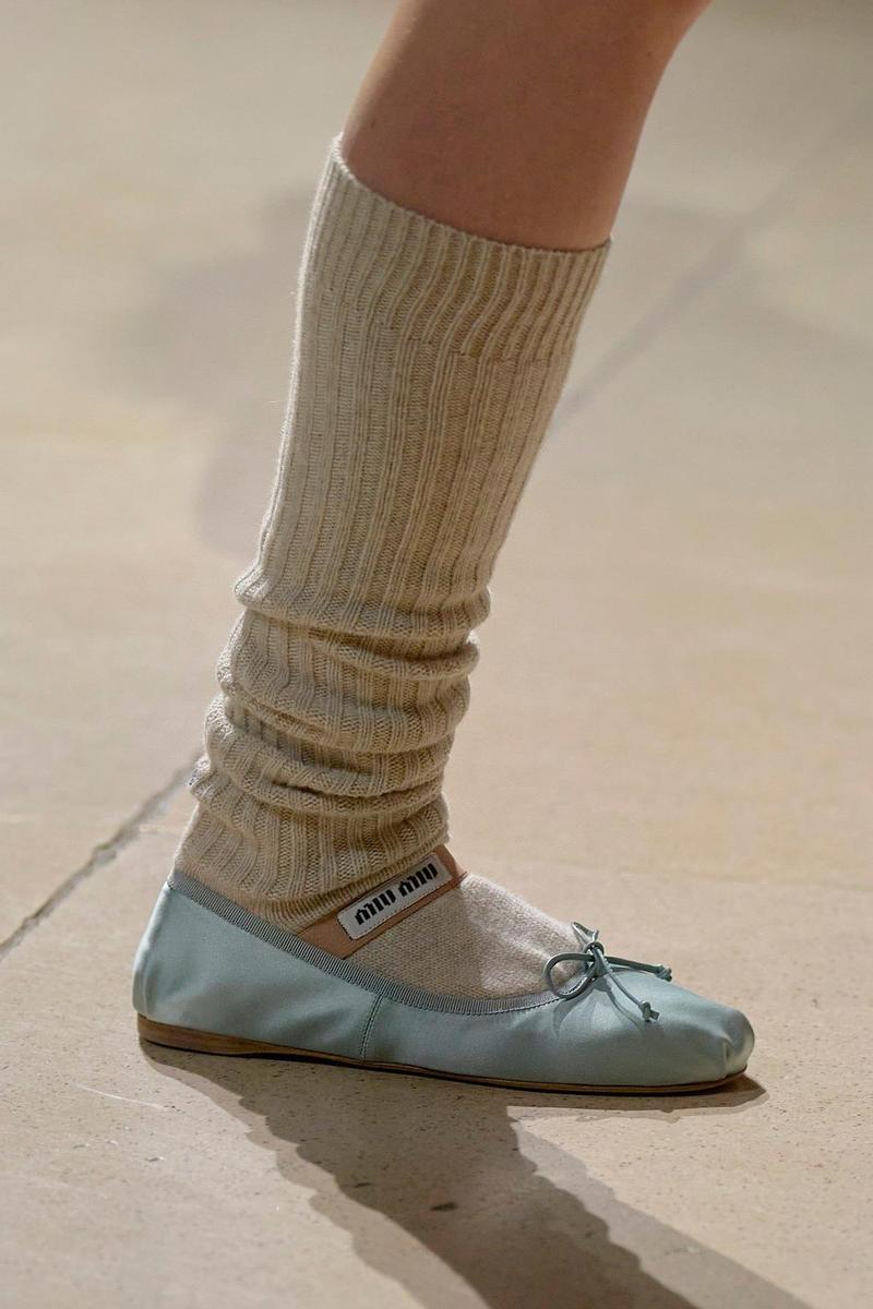 Miu miu desfile otoño invierno 2022 bailarinas tendencia balletcore