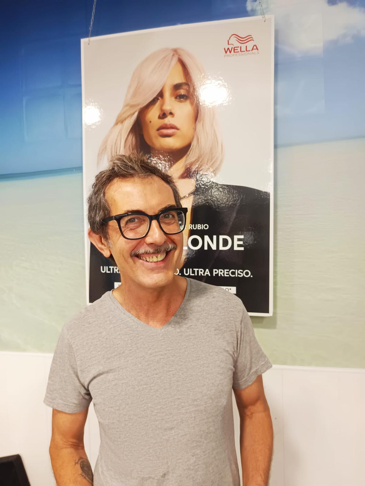 Vicens Moyà, peluquero