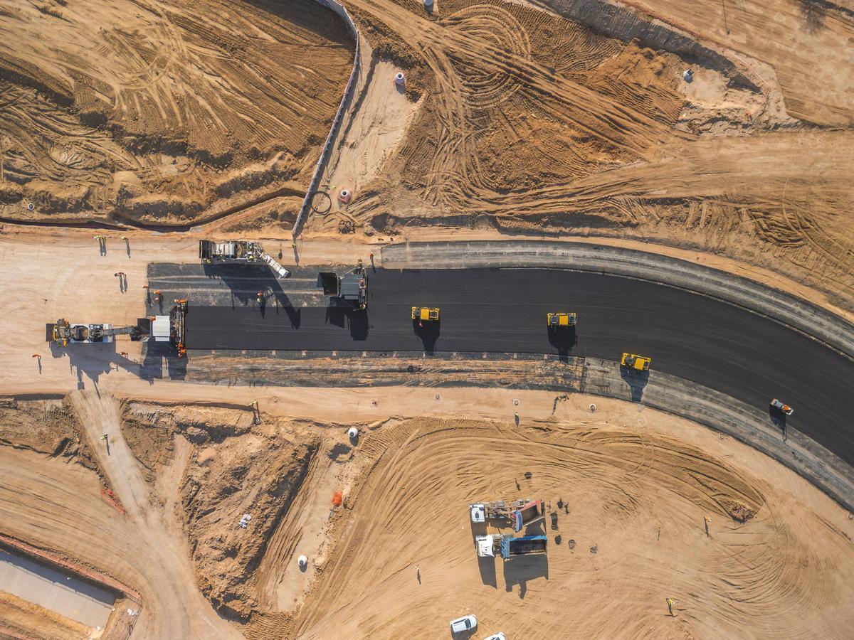 Nuevas imágenes del asfaltado de 'La Monumental', la curva más icónica del circuito Madring de F1 Nuevas imágenes del asfaltado de 'La Monumental', la curva más icónica del circuito Madring de F1