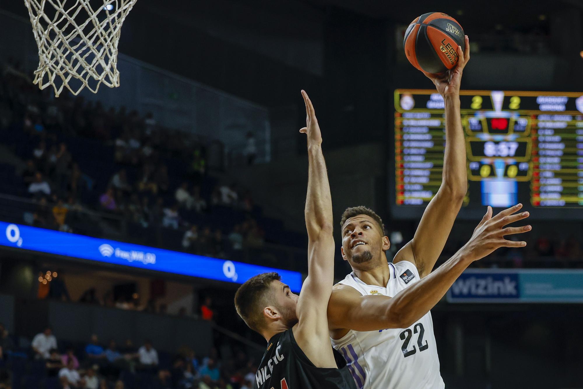 Walter Tavares, pívot del Real Madrid, durante el partido contra el Girona de Liga ACB.