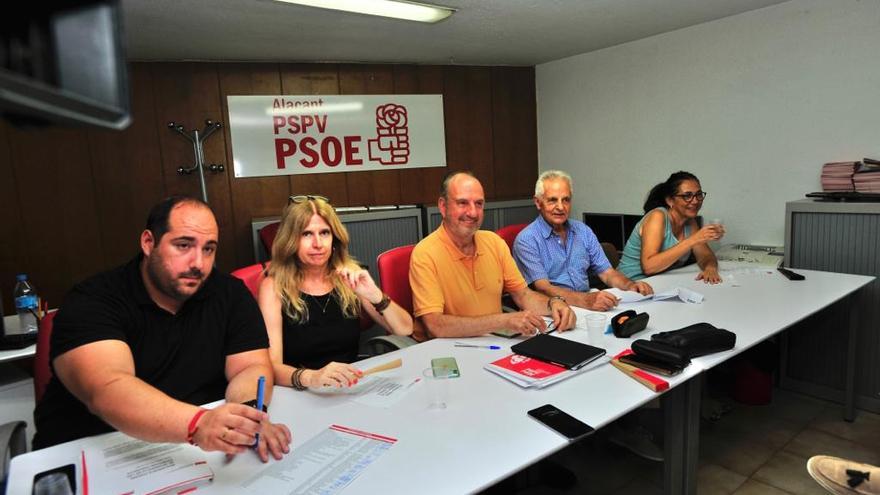 La destitución de Sanguino y su sustitución por Millana ahonda más en la brecha del PSPV-PSOE