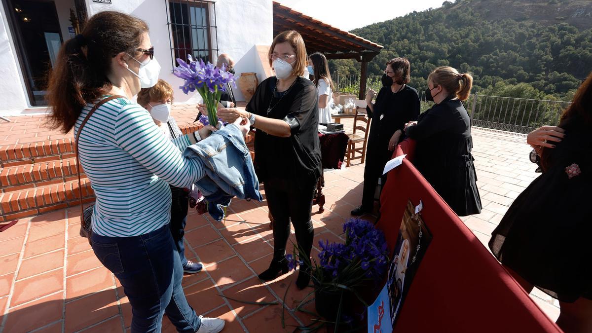 Con motivo de la suspensión de la estación de penitencia, la Ermita del Monte Calvario permanece abierta este Viernes Santo de manera ininterrumpida desde las 10h hasta las 20h.