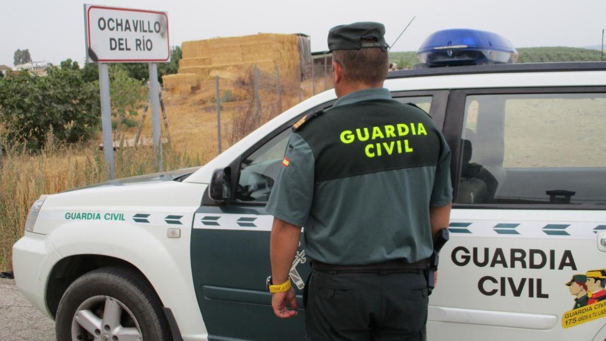 Detenido por apuñalar a otro durante una discusión en un bar de Ochavillo