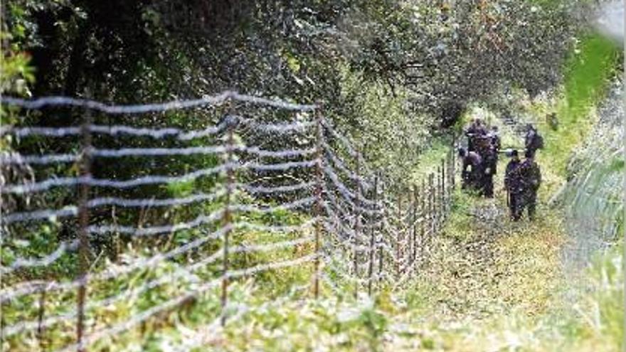 Hongria continua reforçant la seva frontera amb quilòmetres de filat per evitar el pas de refugiats.