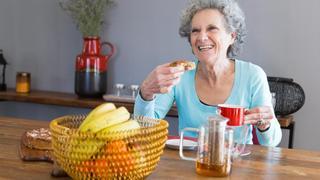 La fruta para mayores de 50 años que mejora la memoria y mantiene el colesterol a raya