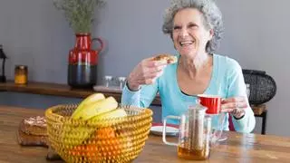 La fruta para mayores de 50 años que mejora la memoria y mantiene el colesterol a raya