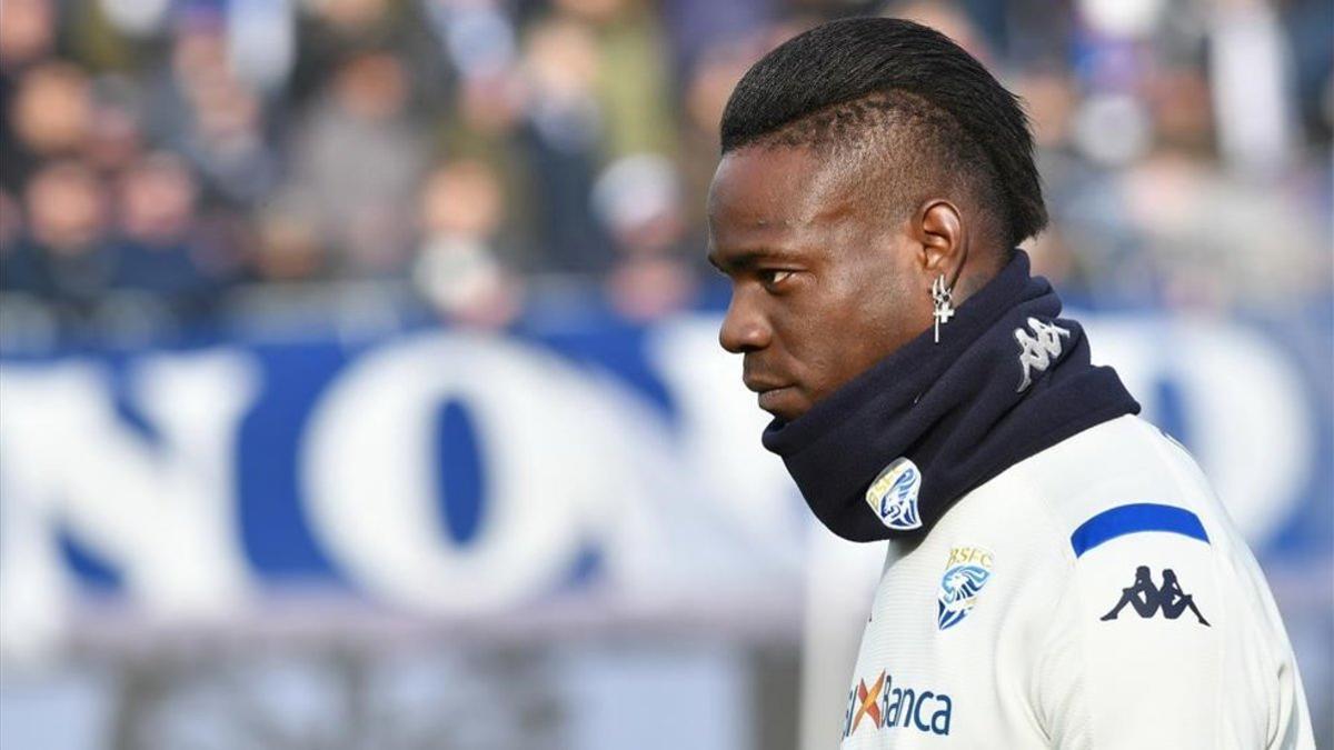 La carrera de Mario Balotelli sigue cuesta abajo