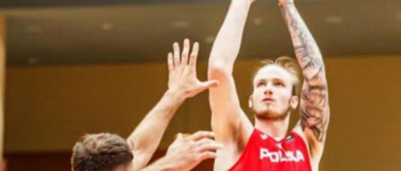 Balcerowski con Polonia. | | FIBA