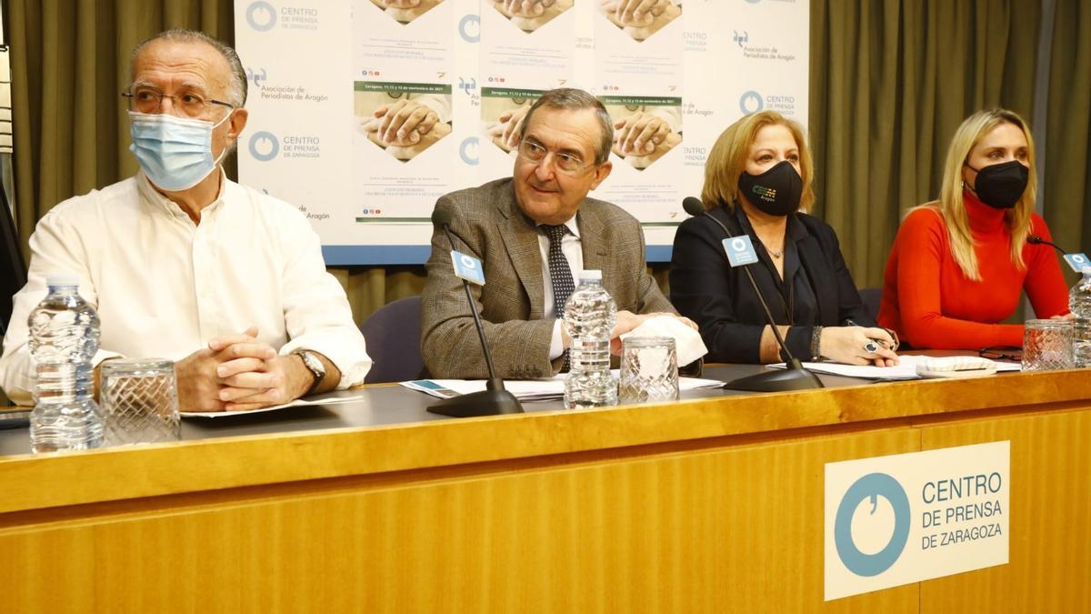 Antonio Gómez, Leandro Catalán, Mercedes Ortín y Pilar Borraz, esta mañana, en el Centro de Prensa.