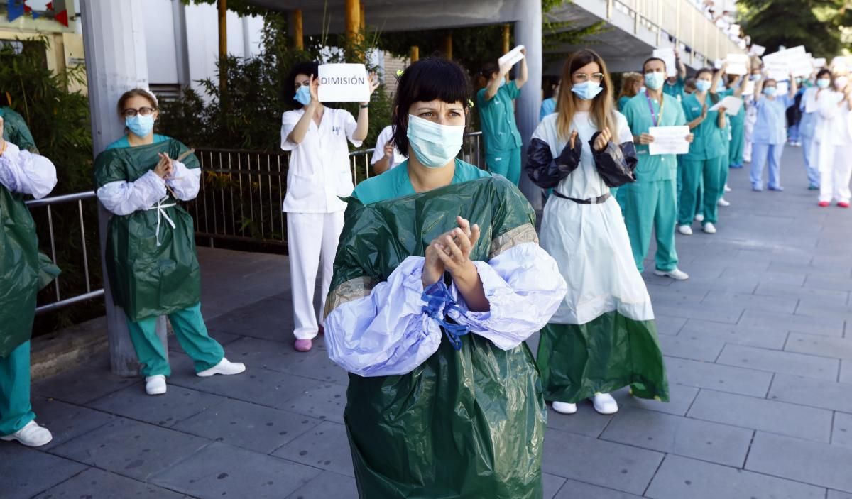 Sanitarios de Aragón piden la dimisión de la consejera de Sanidad, Pilar Ventura