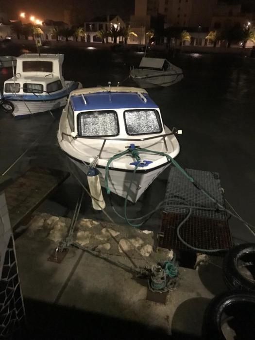 Efectos del temporal en el puerto de El Perelló.