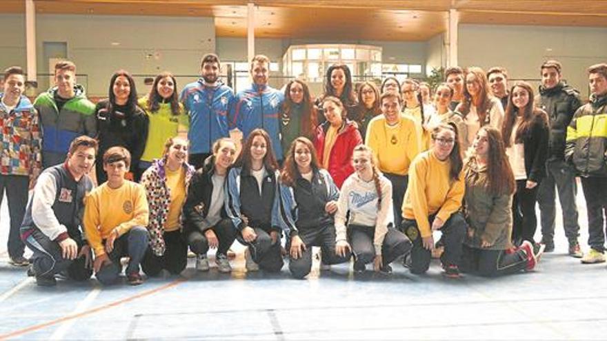 Una reunión con profesionales del balonmano