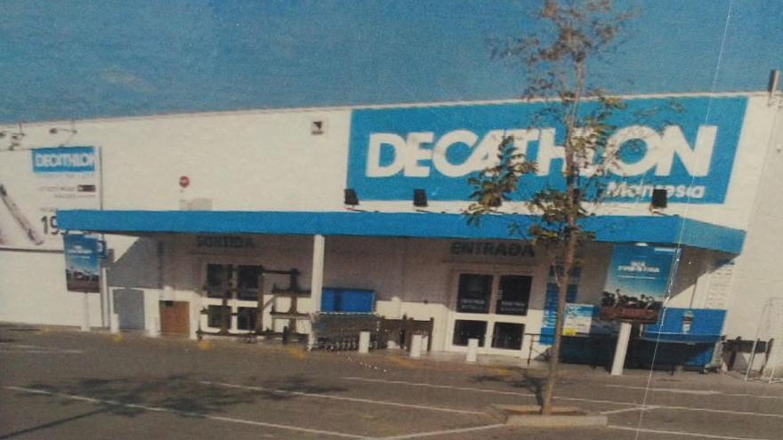 Imatge de Decathlon Manresa en els seus inicis.