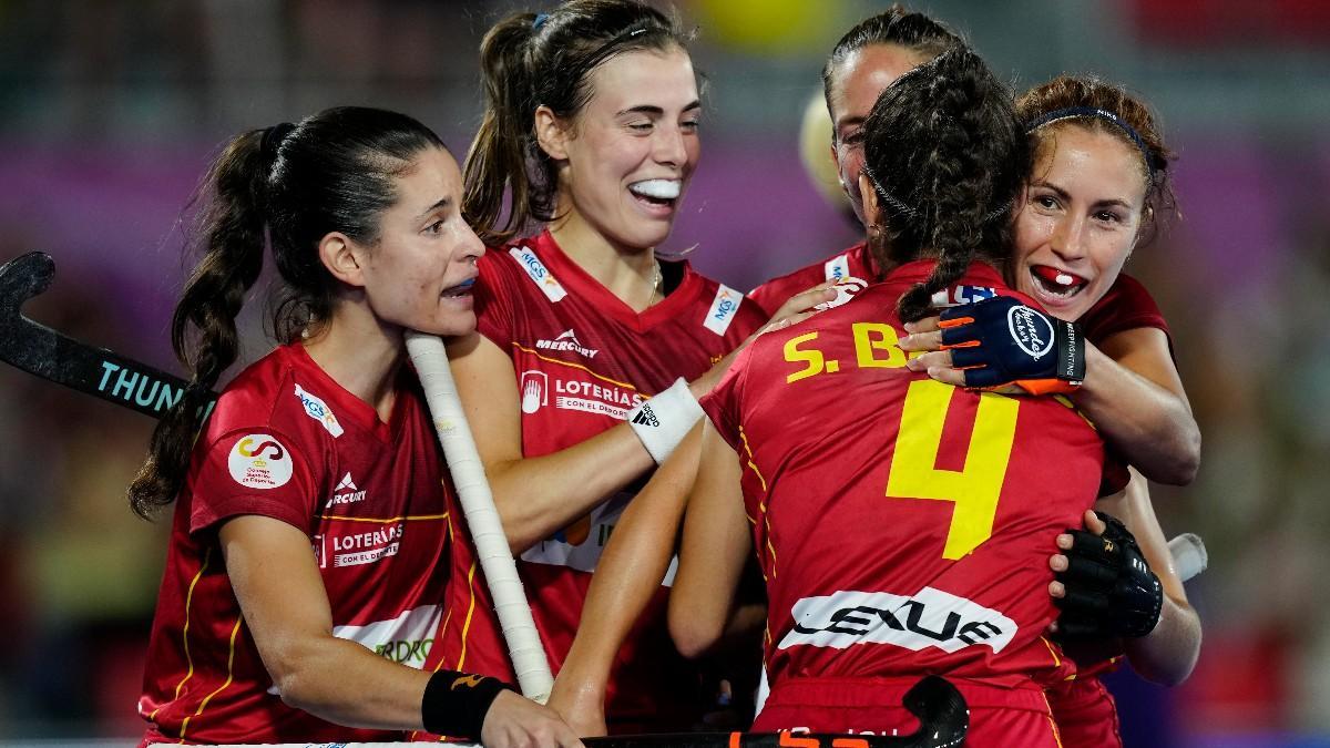 España celebra un gol ante Korea