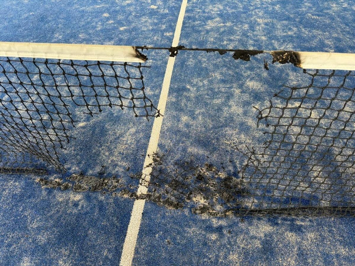 Daños en la pista de pádel de Curtis.