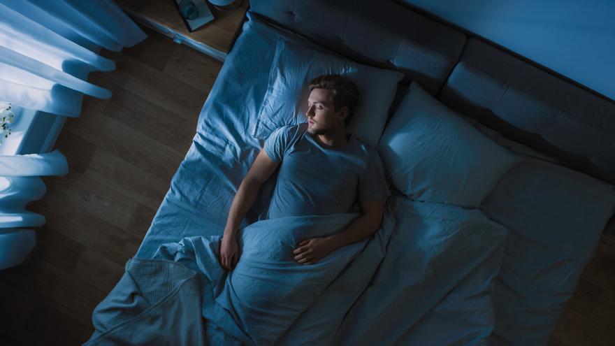 Dormir con luz es malo para la salud, según un estudio