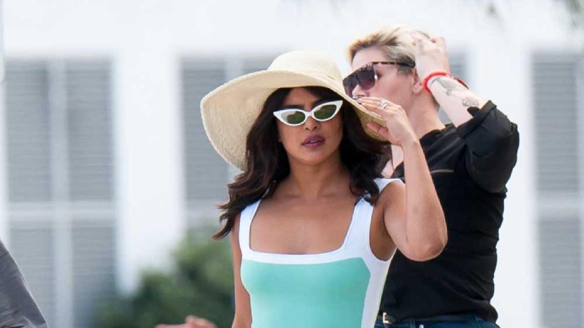 Priyanka Chopra con el look playero que nos flipa