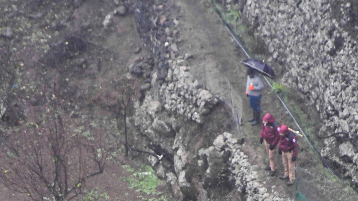 Rescate de los cuerpos de los fallecidos en el accidente de tráfico de Gran Canaria