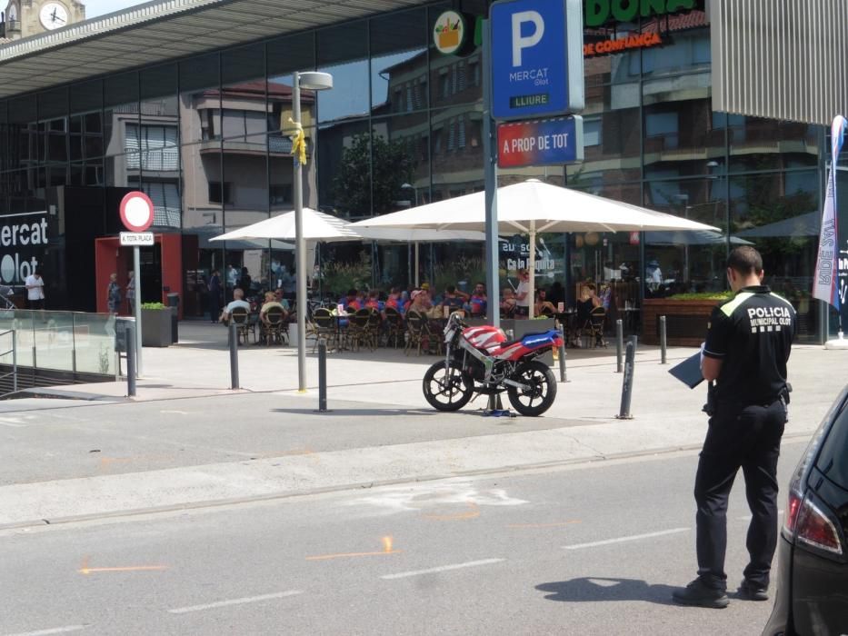 Accident de trànsit amb un motorista ferit a Olot