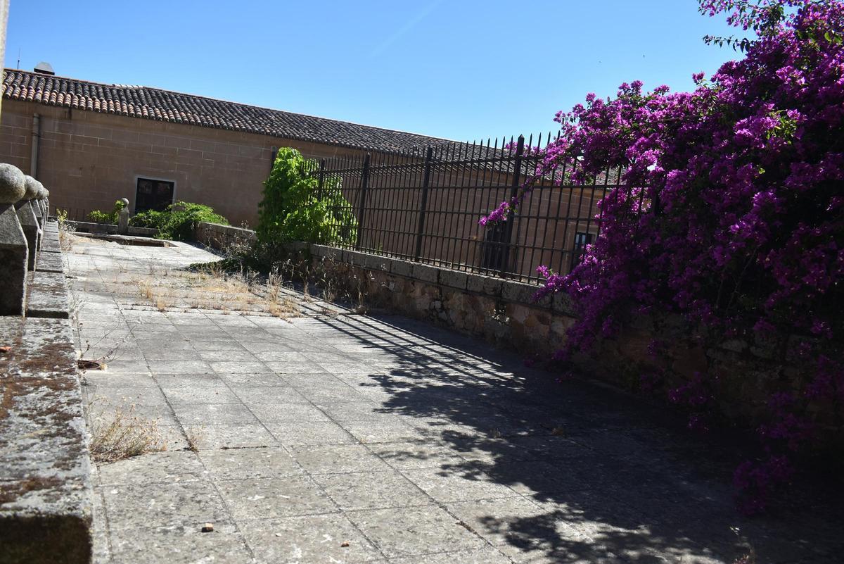 Galería | Los jardines de Cristina Ulloa de Cáceres, cerrados por seguridad