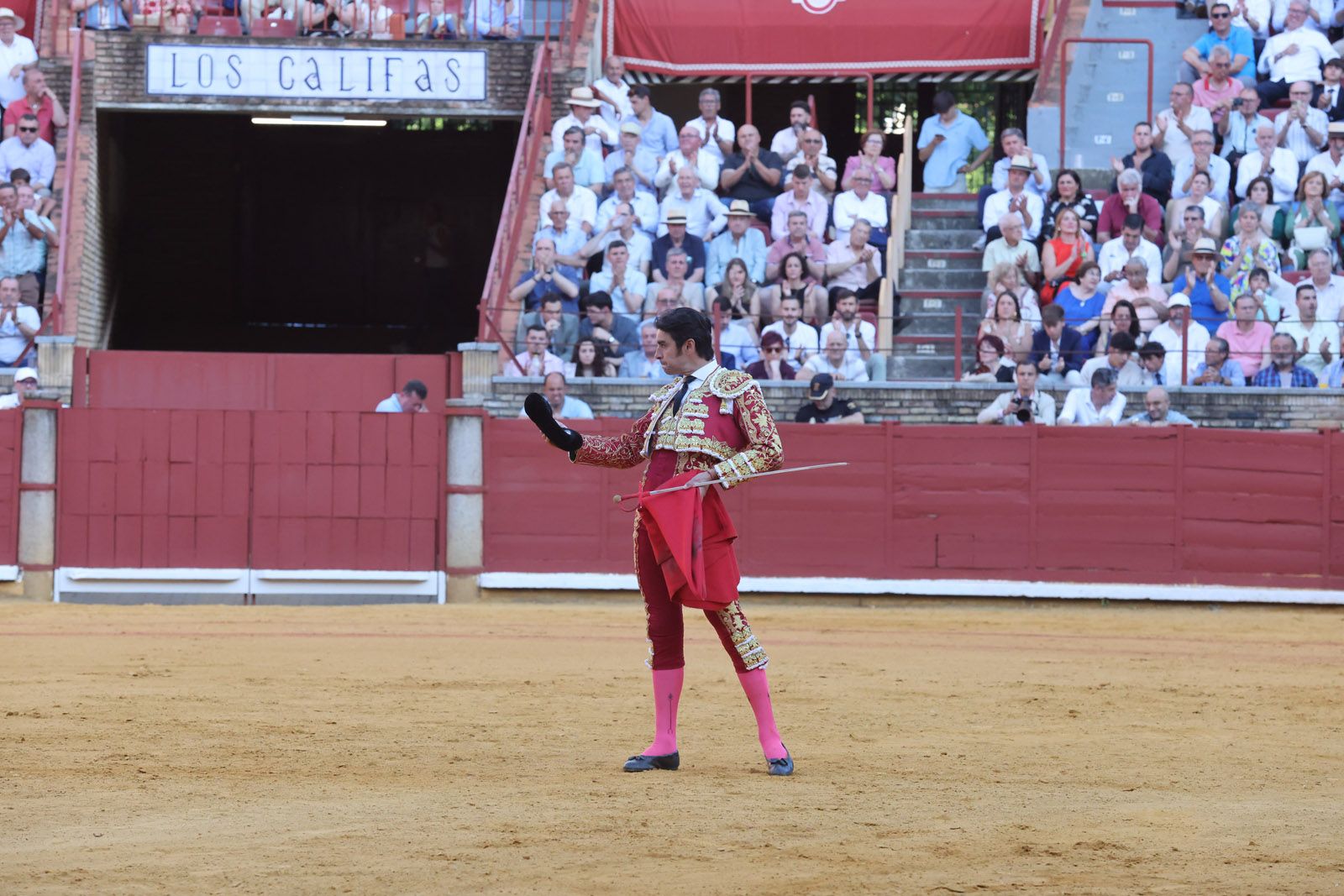 Migie Ángel Perera sale a hombros de Los Califas