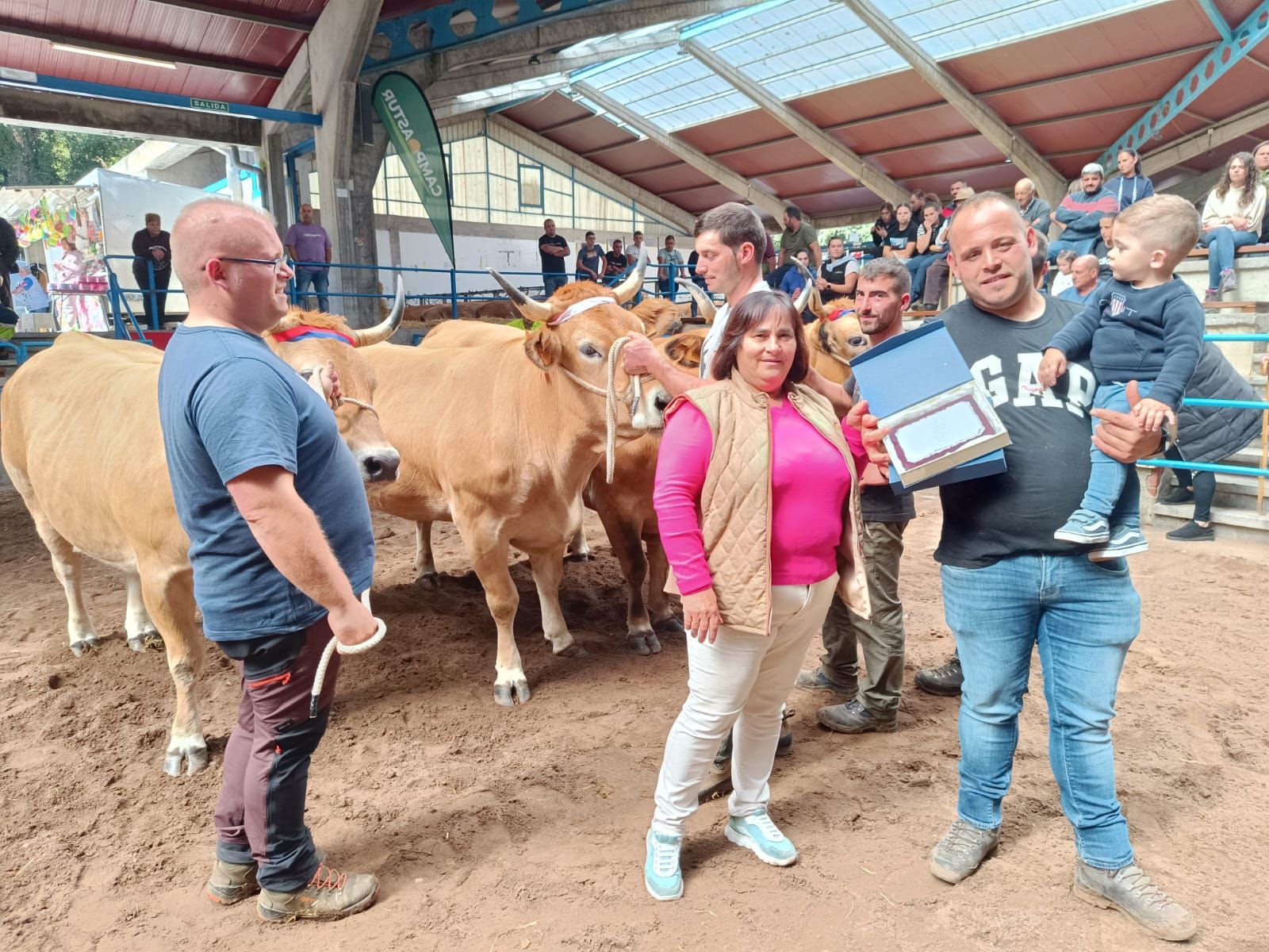 En imágenes: los premiados en la Muestra ganadera local de Cangas del Narcea