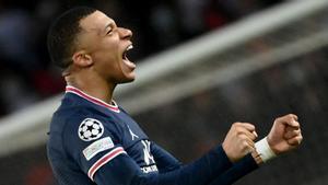 Gran ovació a Mbappé al ser anunciat per megafonia al Bernabéu