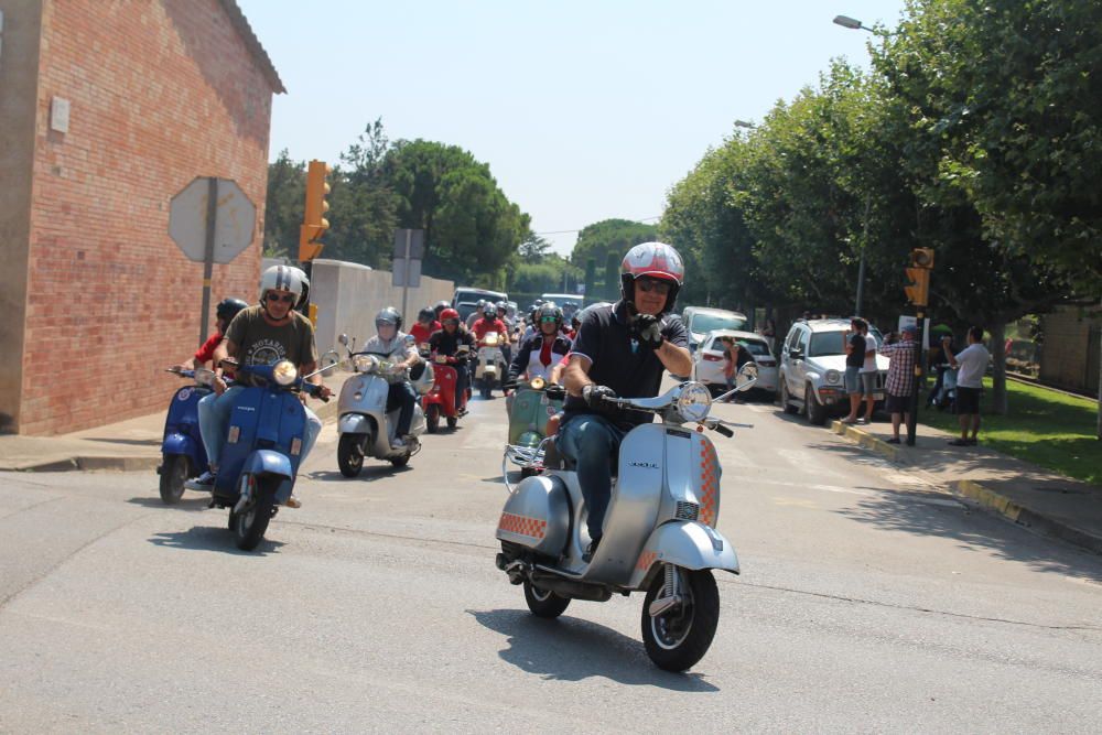 Fortià acull la 15a Trobada de Vespa i clàssiques