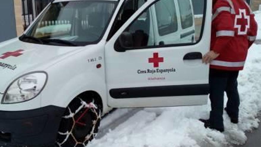 Voluntarios de Cruz Roja en Vilafranca.