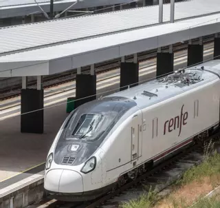 Los trenes Avril no rodarán por las vías zamoranas hasta el año que viene