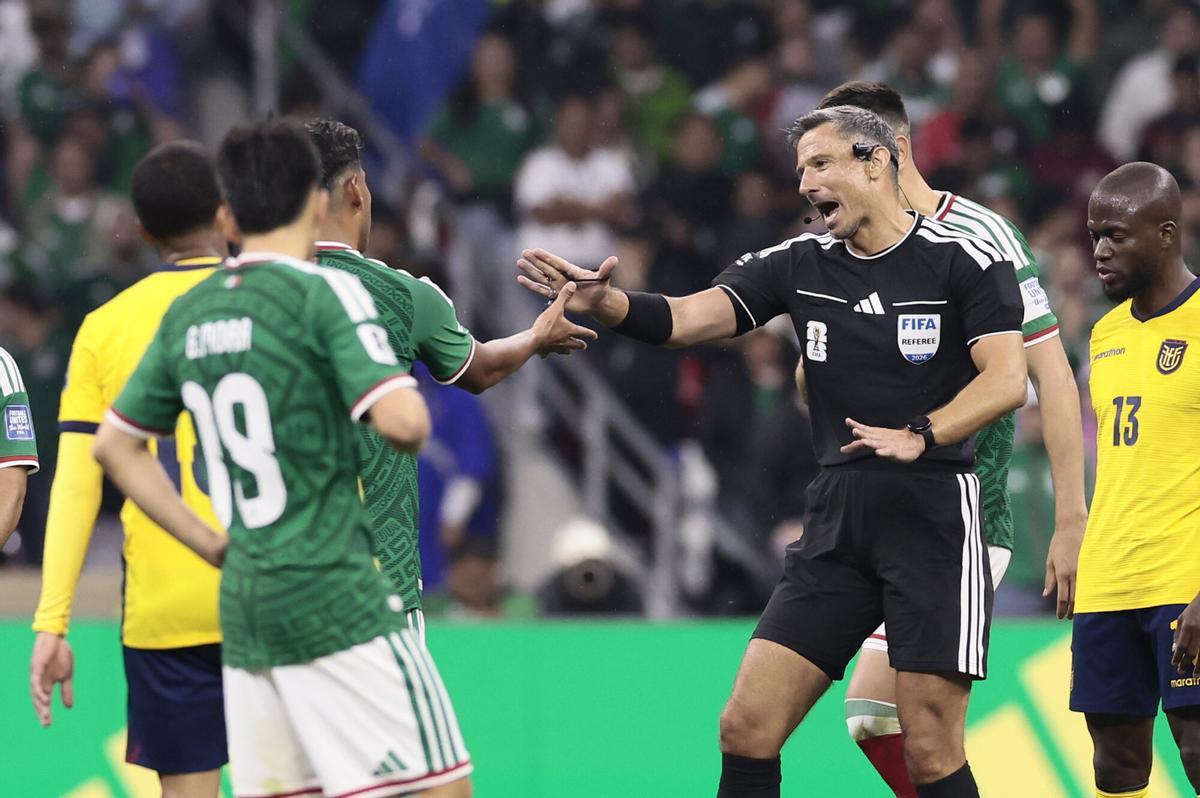 Slavko Vincic, durante el México-Ecuador del Mundial.