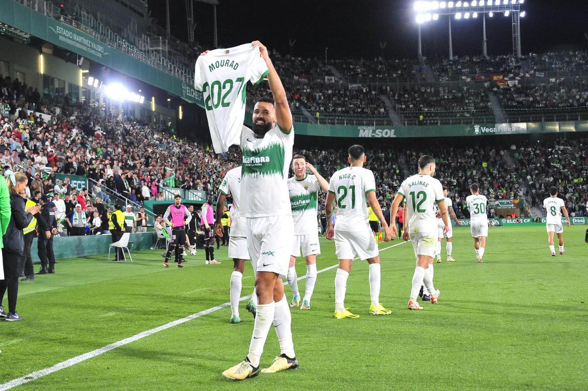 Mourad, con la camiseta con el 2027, con la que celebró el gol frente al Albacete