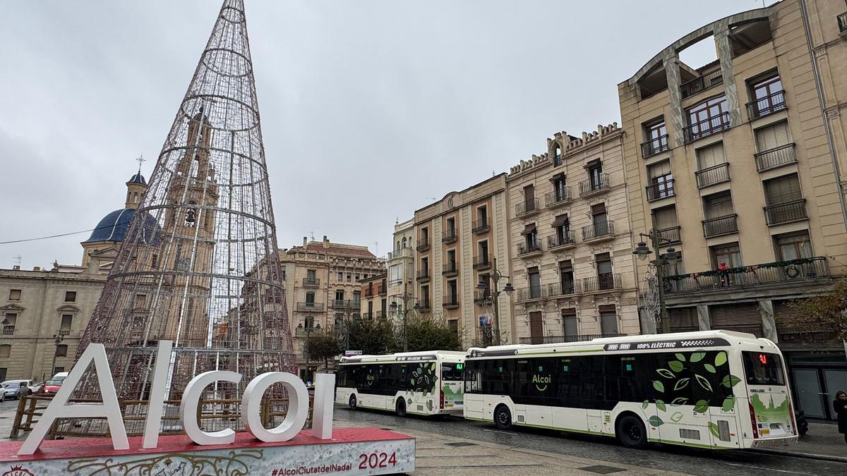 Los dos nuevos autobuses de Alcoy, los primeros de propulsión eléctrica