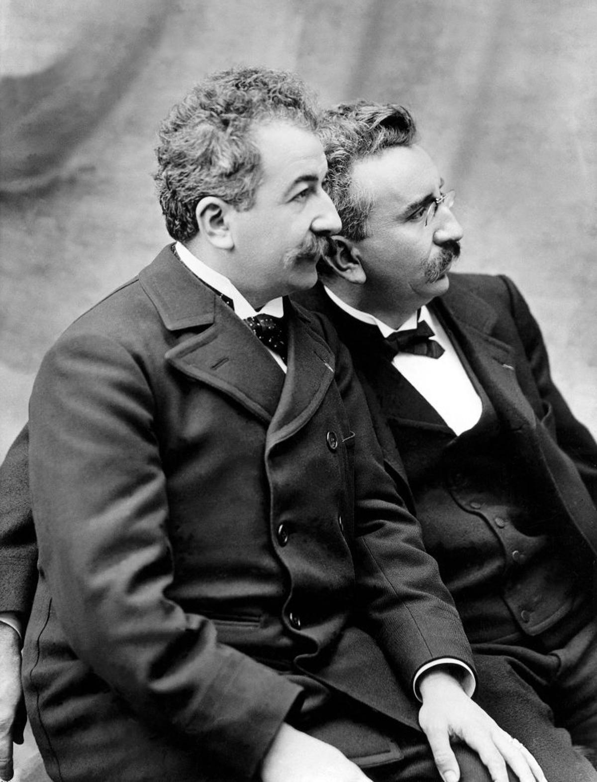 Auguste (izquierda) y Louis Lumière.