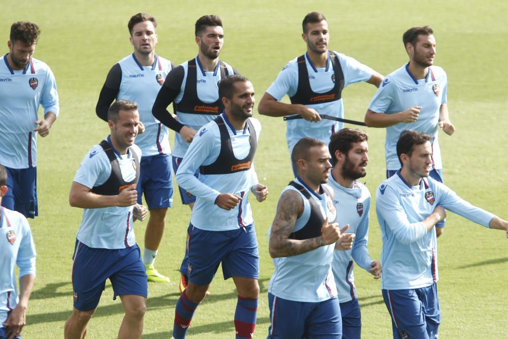 Las mejores imágenes del entrenamiento del Levante UD