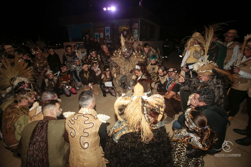 Suelta de la Mussona en el Carnaval de Águilas