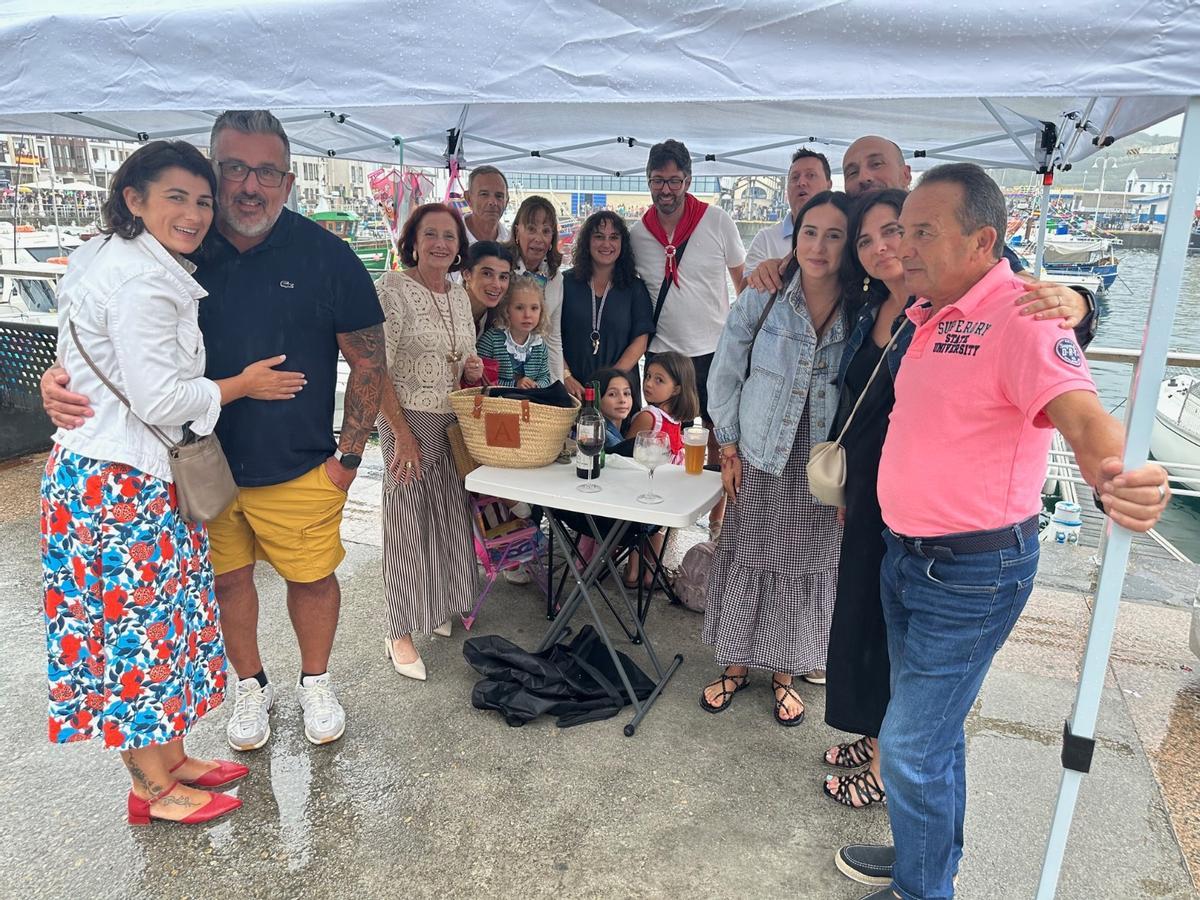 Las fiestas del Rosario de Luarca: emoción y alegría bajo la lluvia