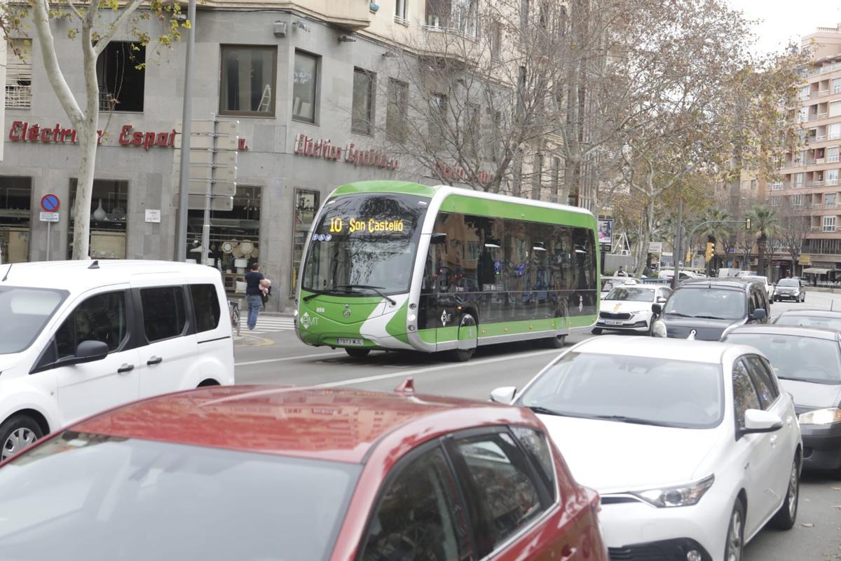 Así son los autobuses eléctricos que los conductores de la EMT de Palma alertan de ser un «peligro público»