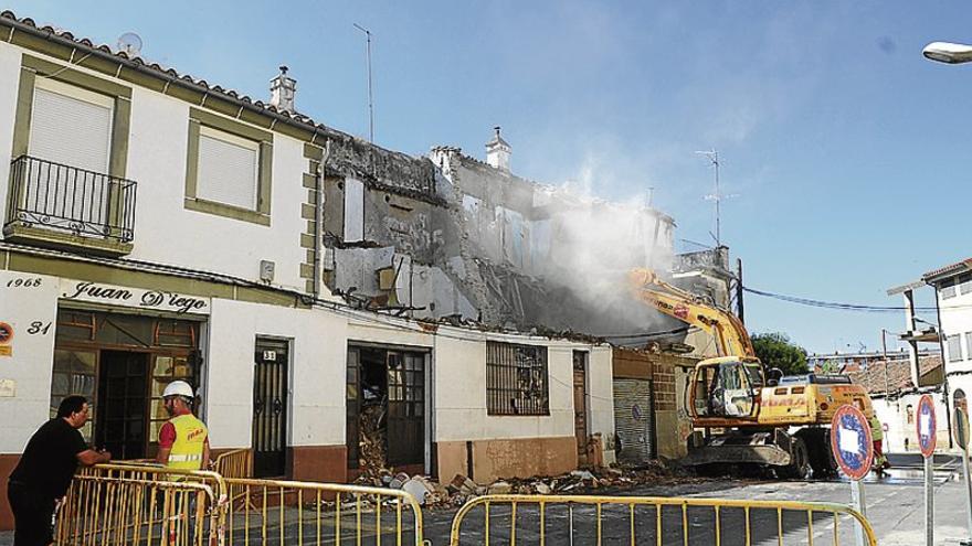 Liberan muralla junto a la puerta de Coria