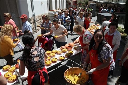 Más de 7000 'cassoletes' en el día de les Calderes de Almassora