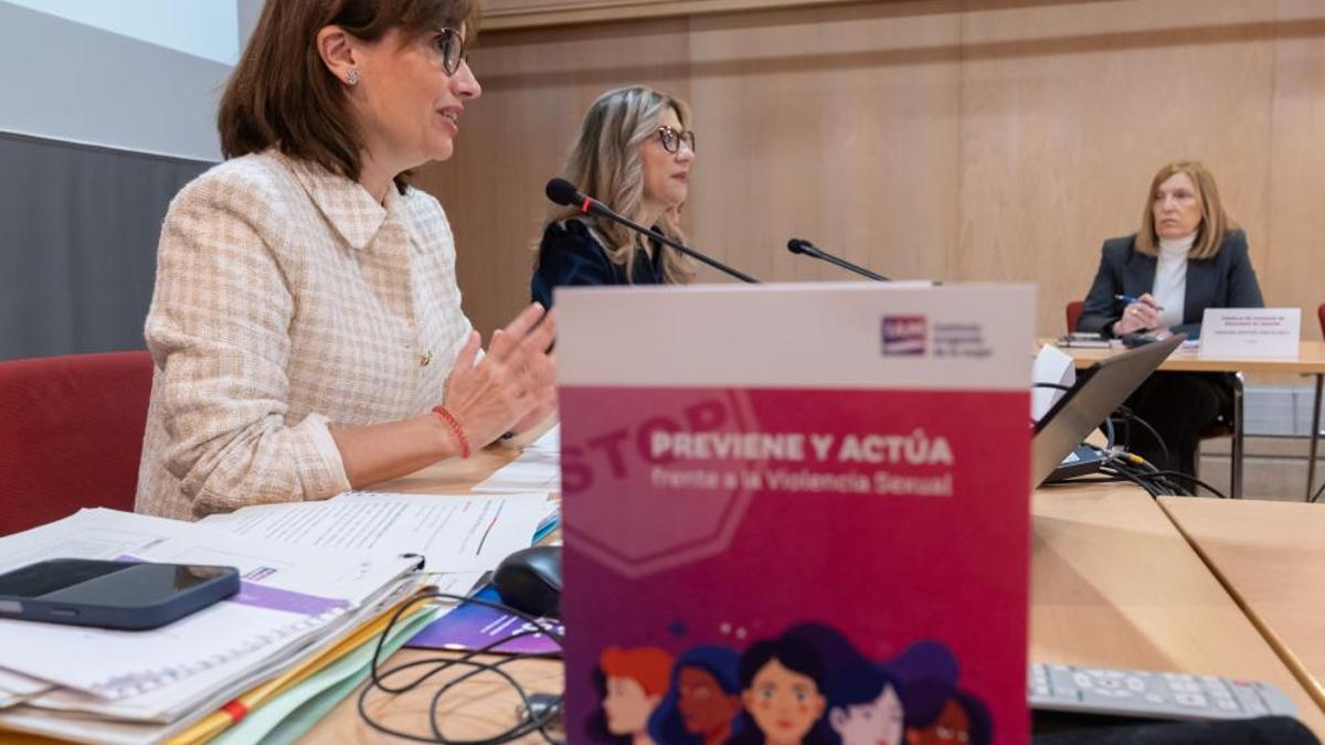 La directora del IAM, María Antoñanzas, y la vicepresidenta del Gobierno de Aragón, Mar Vaquero.