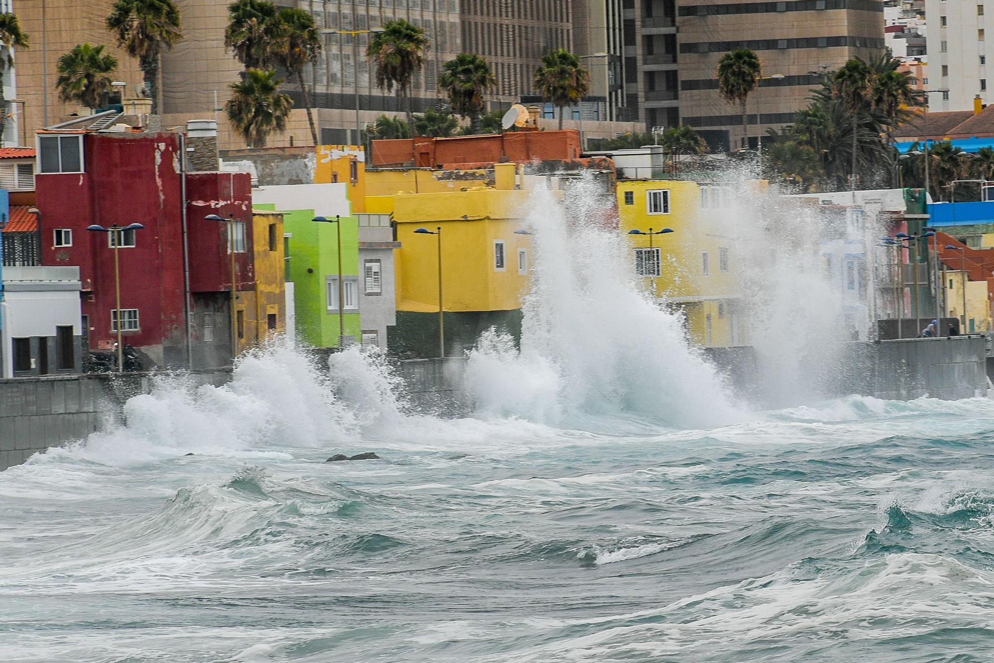 Olas en San Cristóbal, en Las Palmas de Gran Canaria (02/08/2023)