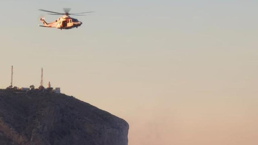Espectacular práctica de salvamento marítimo en la bahía de Xàbia: la última tarde de playa de muchos bañistas fue de película