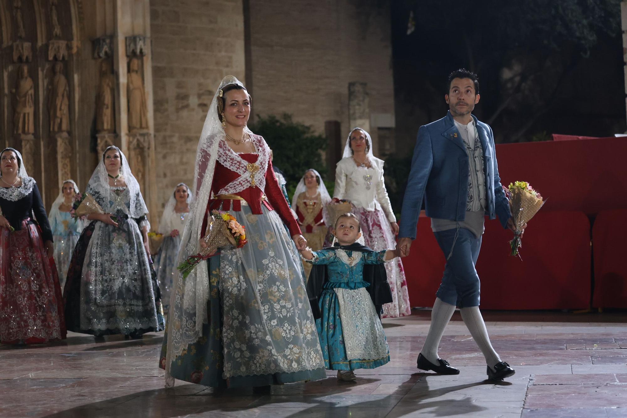 Búscate en el primer día de la Ofrenda en la calle San Vicente entre las 22 y las 23 horas